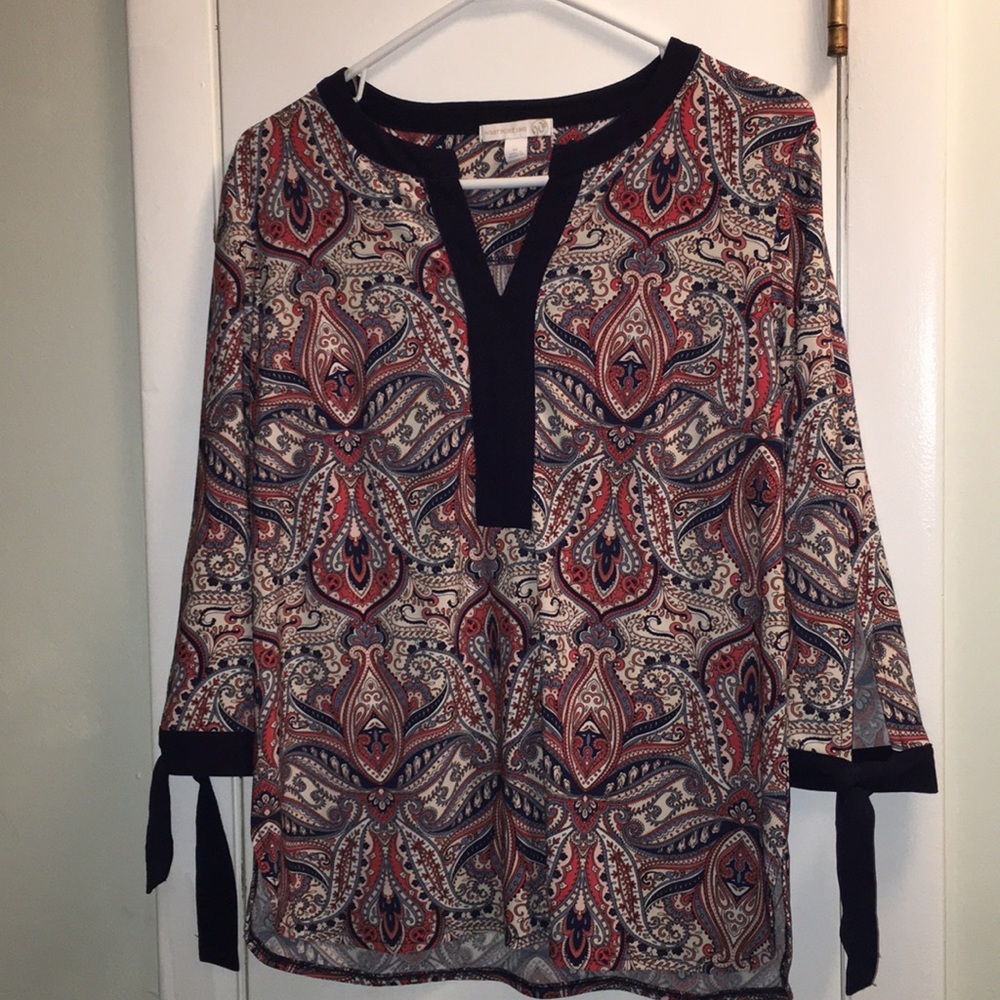 3/4 Sleeve v-neck Shirt